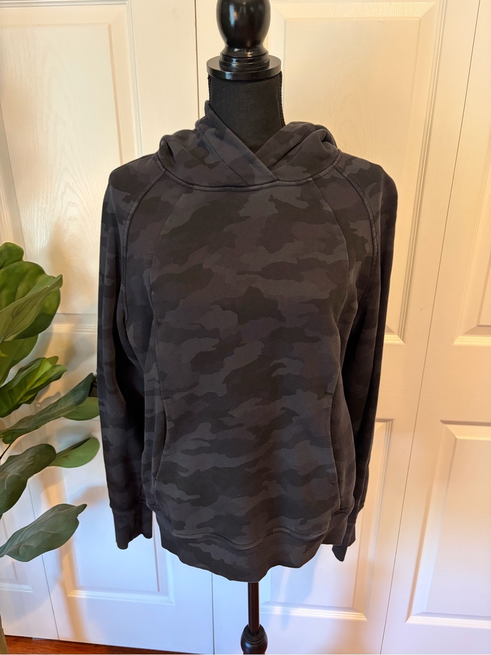 Lululemon Camo hoodie size 10